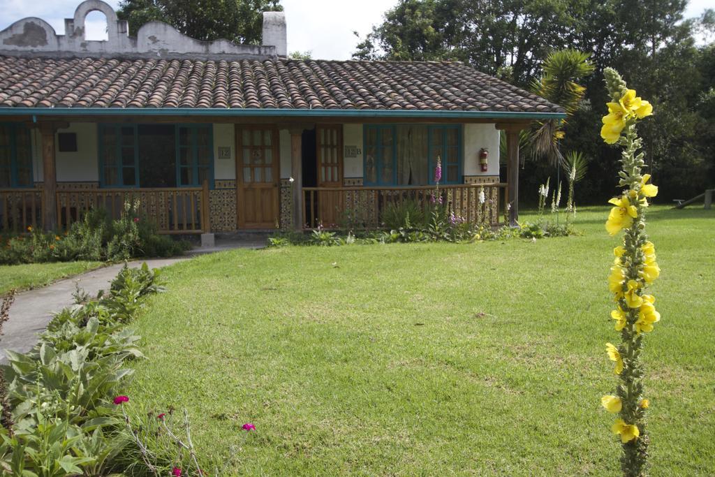 Las Palmeras Inn Otavalo Exterior foto