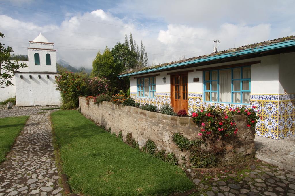 Las Palmeras Inn Otavalo Exterior foto